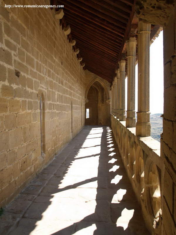 CORREDOR-GALERA A PONIENTE DEL TEMPLO